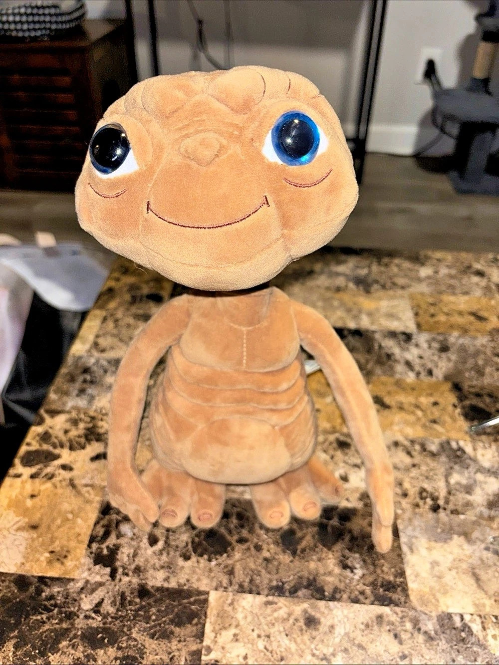 E.T. the Extra Terrestrial ET Universal Studios 12 inch Stuffed Animal/Plush